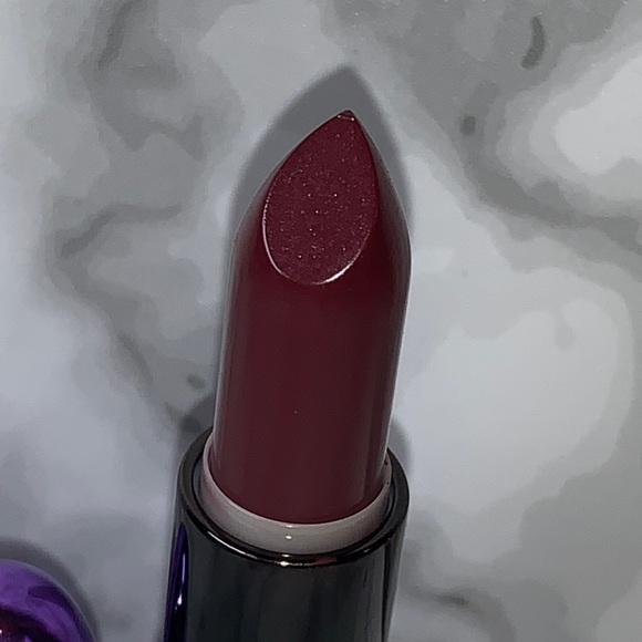 DARKSIDE NWOB Amplified Lipstick MAC - Picture 3 of 16